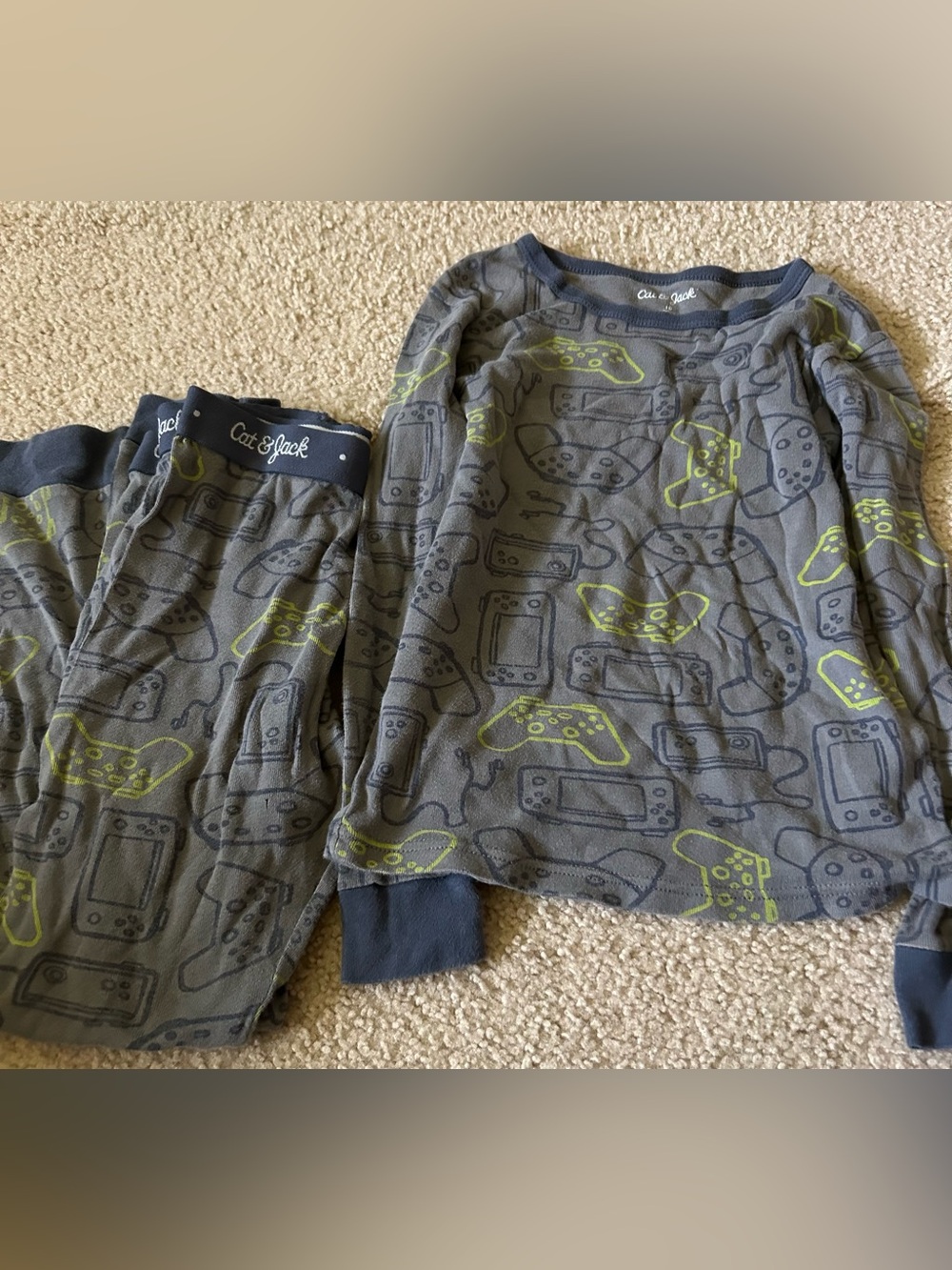 Grey/green video game long sleeve snug fit pajama set boys 10